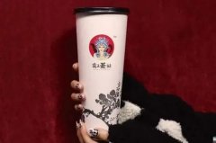 哪些人群适合经营一家霸王茶姬加盟品牌店呢
